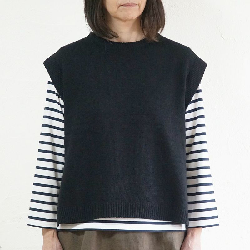 Branch m‘.,ブランチエム,ナチュラル,30代,40代,50代,60代,ウール,ゆったり,knit,ニット,ウール混,ベスト、ニットベスト,ドロップショルダー,ドロップショルダーベスト,レイヤード,重ね着