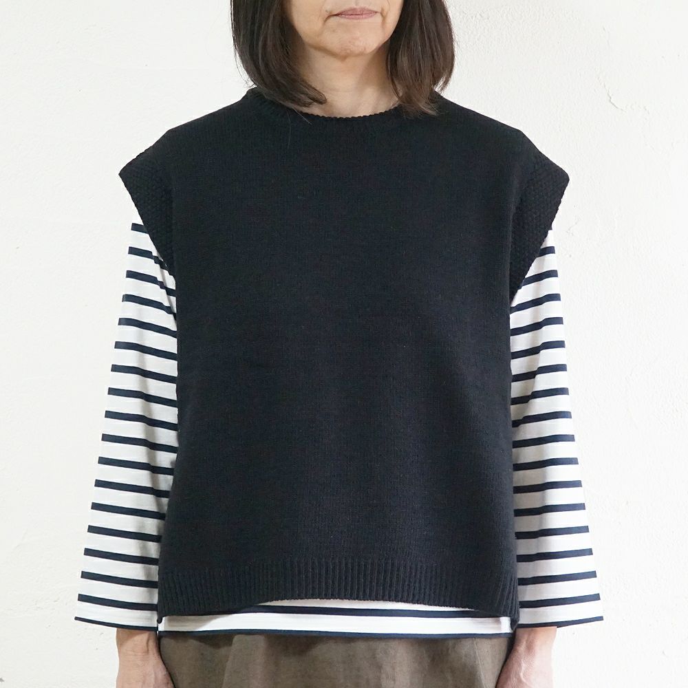 Branch m‘.,ブランチエム,ナチュラル,30代,40代,50代,60代,ウール,ゆったり,knit,ニット,ウール混,ベスト、ニットベスト,ドロップショルダー,ドロップショルダーベスト,レイヤード,重ね着