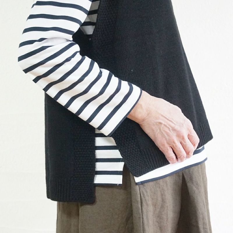 Branch m‘.,ブランチエム,ナチュラル,30代,40代,50代,60代,ウール,ゆったり,knit,ニット,ウール混,ベスト、ニットベスト,ドロップショルダー,ドロップショルダーベスト,レイヤード,重ね着