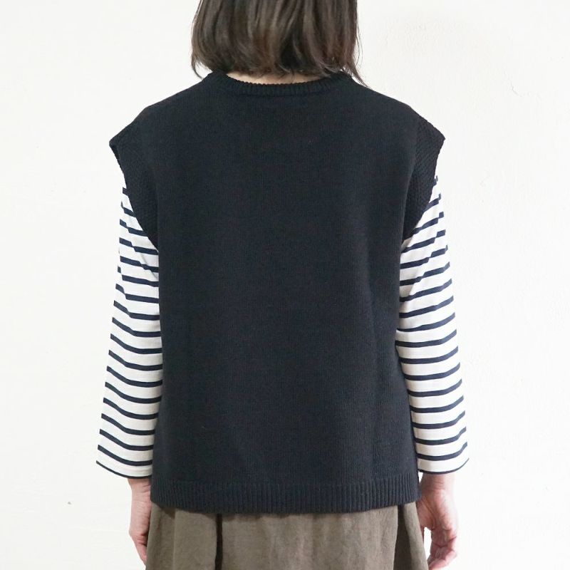 Branch m‘.,ブランチエム,ナチュラル,30代,40代,50代,60代,ウール,ゆったり,knit,ニット,ウール混,ベスト、ニットベスト,ドロップショルダー,ドロップショルダーベスト,レイヤード,重ね着