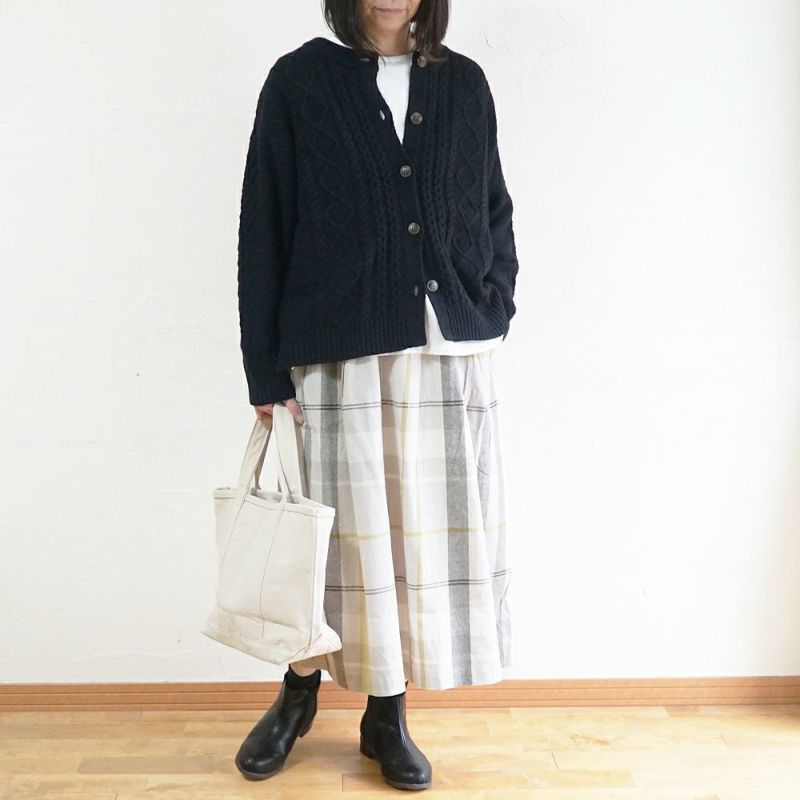 Branch m‘.,ブランチエム,ナチュラル,30代,40代,50代,60代,ウール,ゆったり,knit,ニット,ウール混,カーディガン,ケーブルニット,ケーブルニットカーディガン,ニットカーディガン,ニットカーデ,ケーブル編み