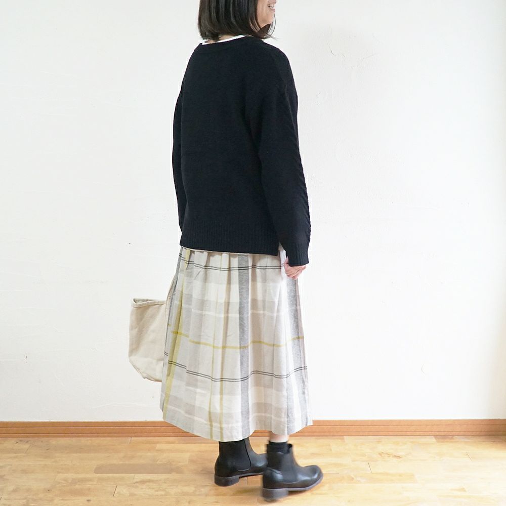 Branch m‘.,ブランチエム,ナチュラル,30代,40代,50代,60代,ウール,ゆったり,knit,ニット,ウール混,カーディガン,ケーブルニット,ケーブルニットカーディガン,ニットカーディガン,ニットカーデ,ケーブル編み