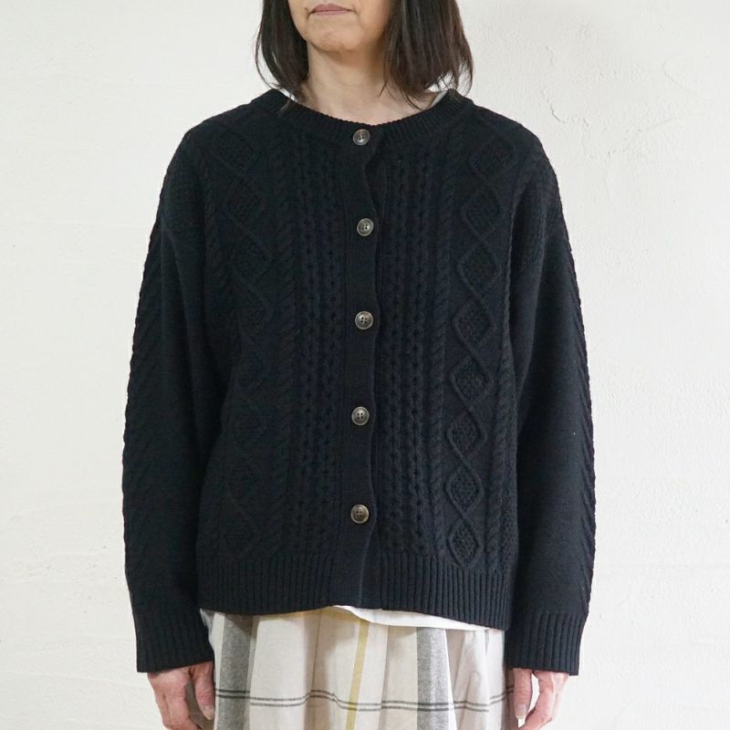 Branch m‘.,ブランチエム,ナチュラル,30代,40代,50代,60代,ウール,ゆったり,knit,ニット,ウール混,カーディガン,ケーブルニット,ケーブルニットカーディガン,ニットカーディガン,ニットカーデ,ケーブル編み