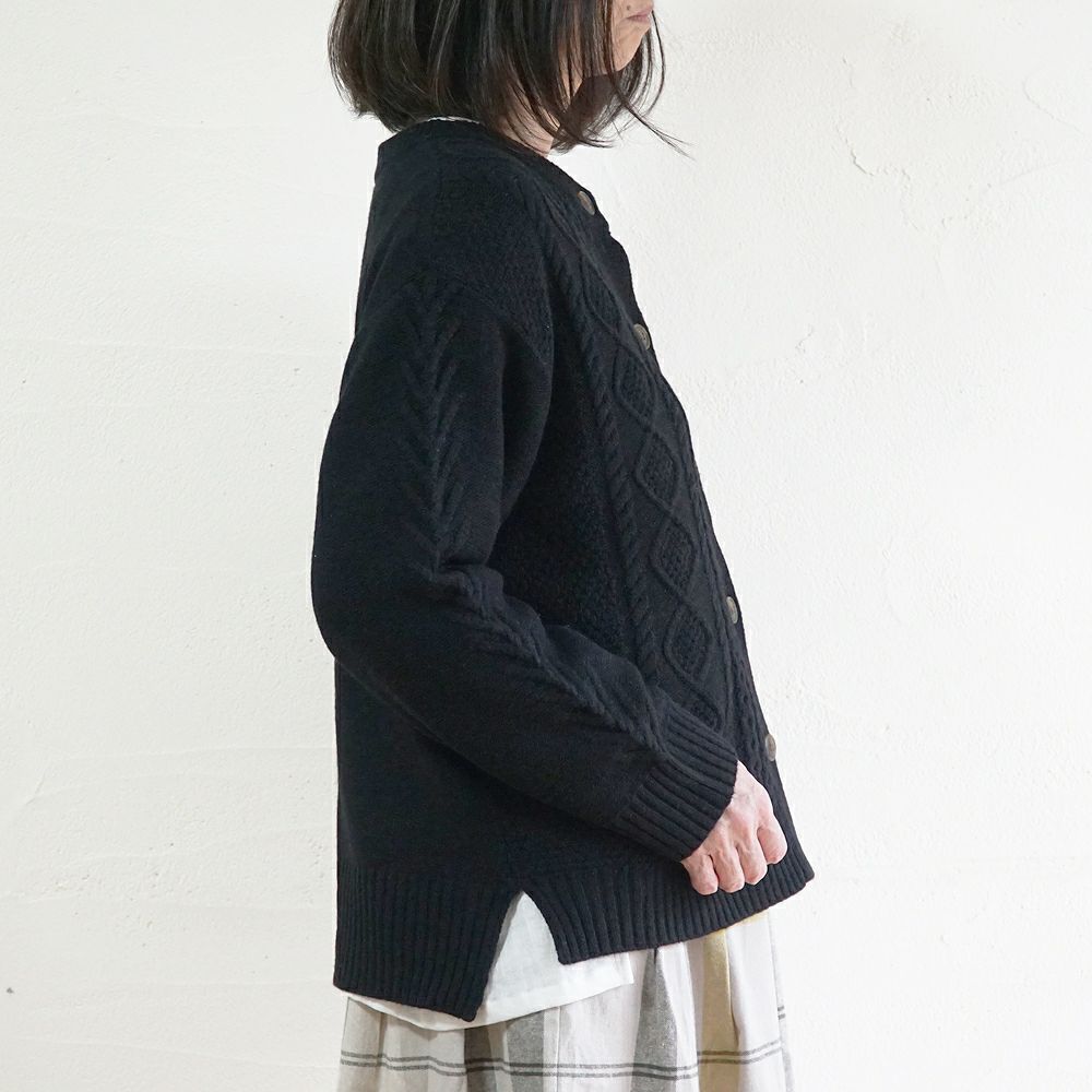 Branch m‘.,ブランチエム,ナチュラル,30代,40代,50代,60代,ウール,ゆったり,knit,ニット,ウール混,カーディガン,ケーブルニット,ケーブルニットカーディガン,ニットカーディガン,ニットカーデ,ケーブル編み