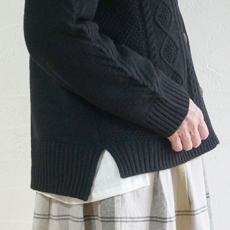 Branch m‘.,ブランチエム,ナチュラル,30代,40代,50代,60代,ウール,ゆったり,knit,ニット,ウール混,カーディガン,ケーブルニット,ケーブルニットカーディガン,ニットカーディガン,ニットカーデ,ケーブル編み