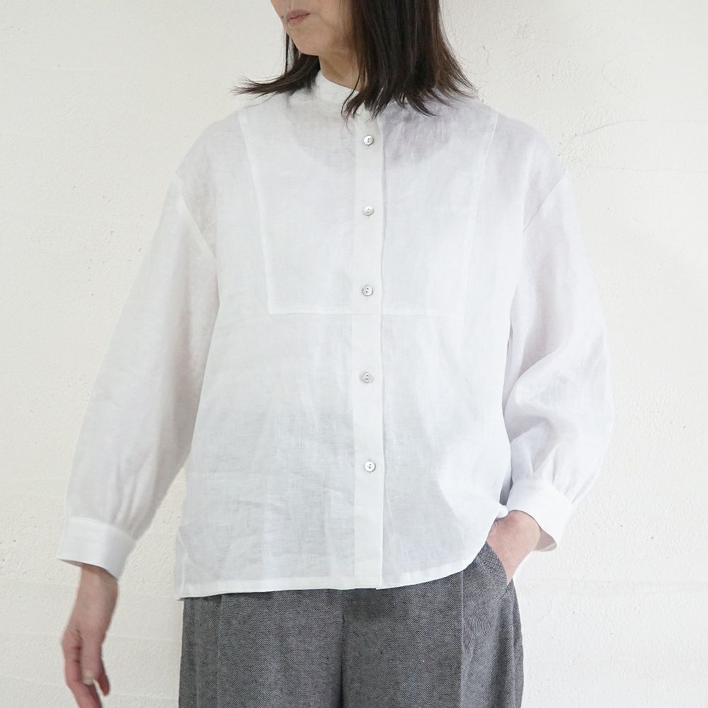 Branch m‘.,ブランチエム,ナチュラル,30代,40代,50代,60代,リネン,ゆったり,blouse,ブラウス,リネンブラウス,バンドカラー,バンドカラーブラウス,スタンドカラー,スタンドカラーブラウス,切替ブラウス