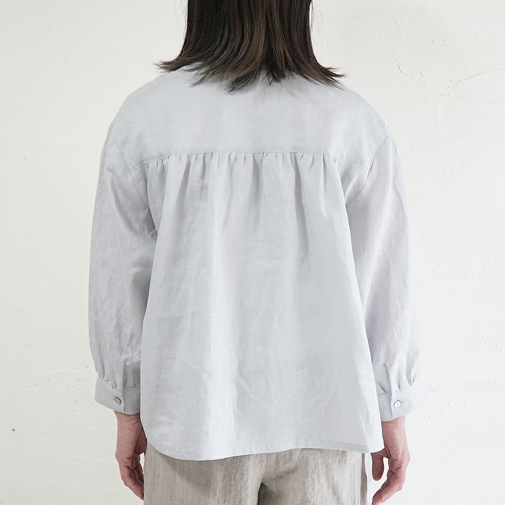 Branch m‘.,ブランチエム,ナチュラル,30代,40代,50代,60代,リネン,ゆったり,blouse,ブラウス,リネンブラウス,バンドカラー,バンドカラーブラウス,スタンドカラー,スタンドカラーブラウス,切替ブラウス